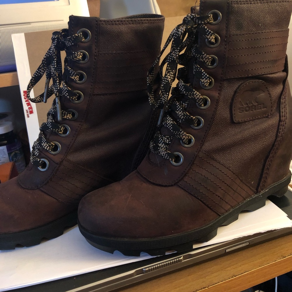 Sorel Lexi boots size 7